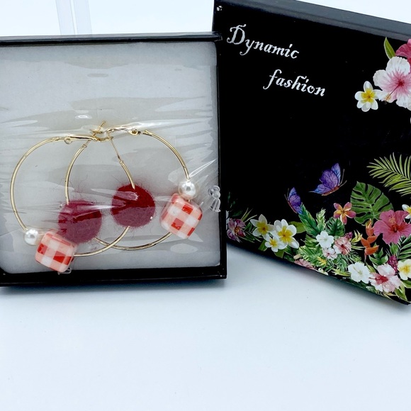 NEW Dynamic Fashion Red Checker Cube Faux Pearl Pompom Gold Tone Hoop Earrings - Picture 6 of 7
